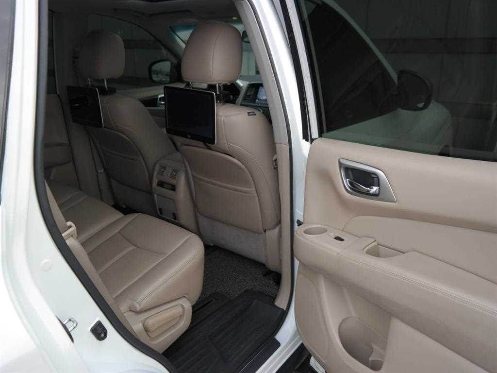 Nissan Pathfinder - Vista 12