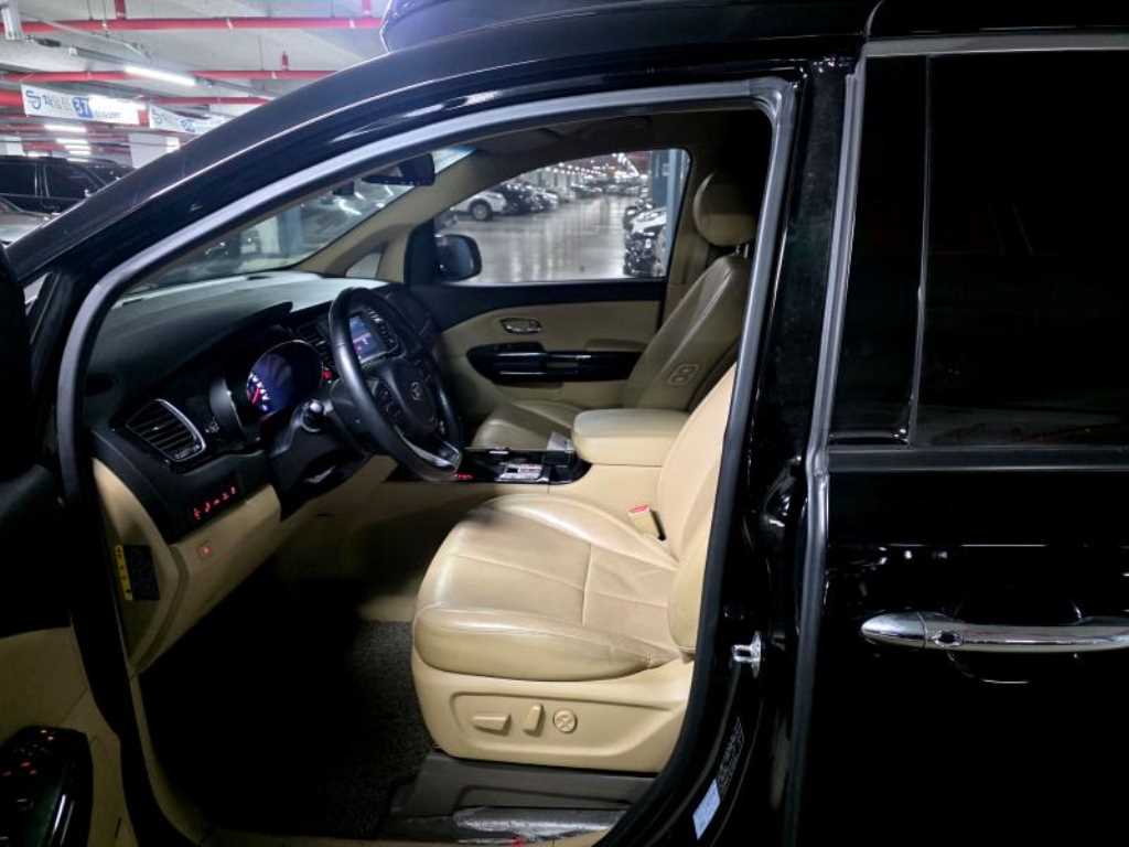 KIA Carnival 2019 Negro - Importación desde Corea - HF Imports Iquique - Foto 17