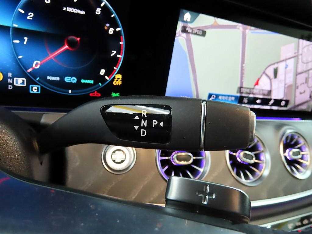 Mercedes Benz E class - Vista 10