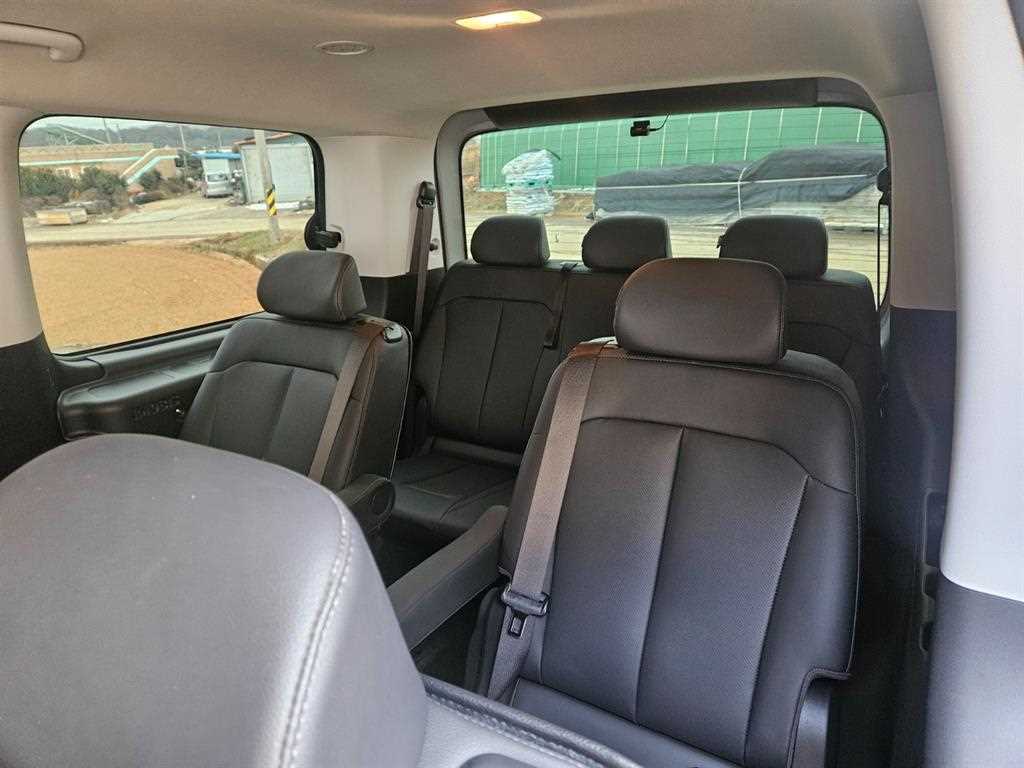 HYUNDAI Staria - Vista 7