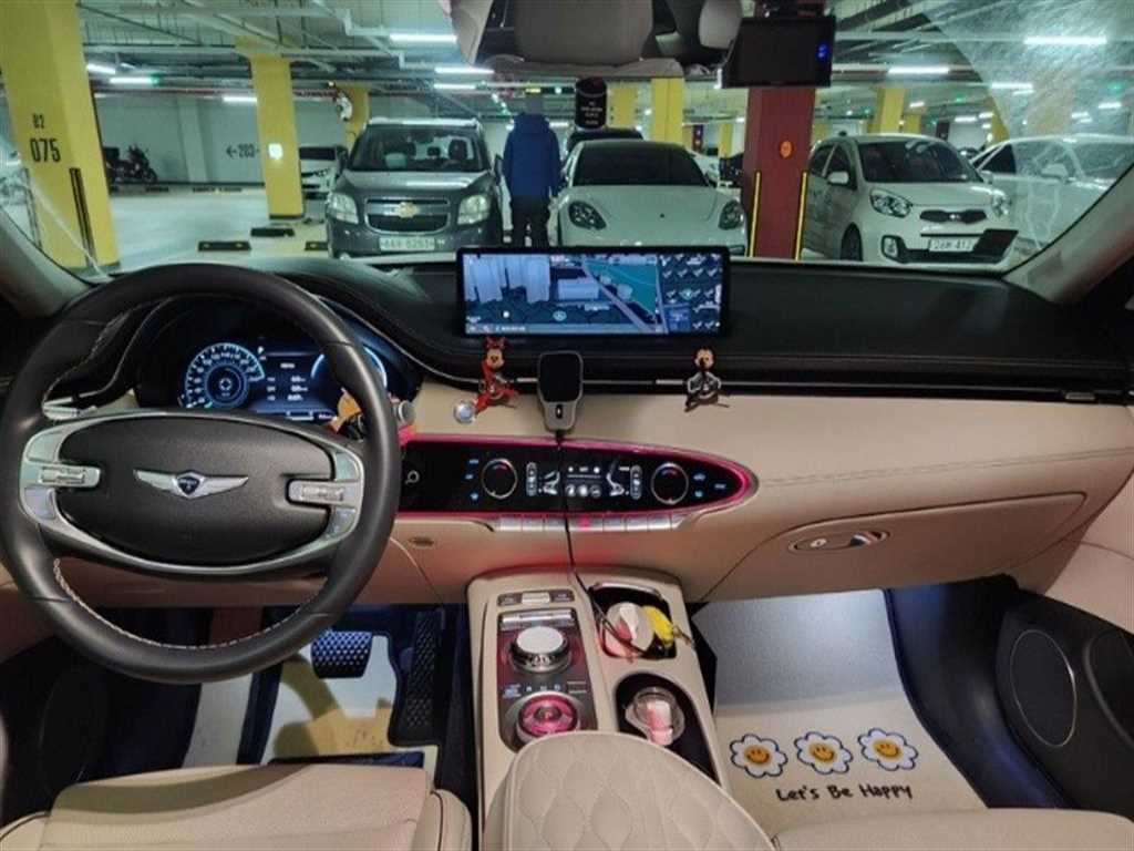 Genesis GV70 - Vista 8