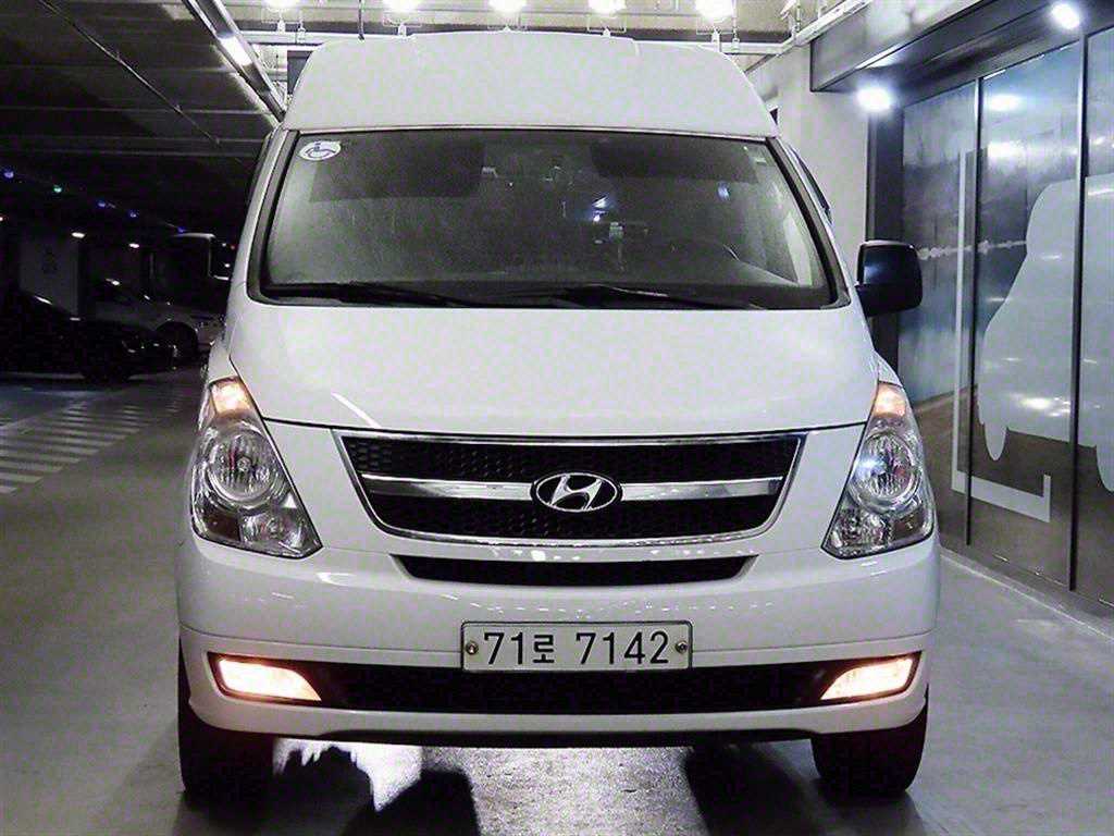 HYUNDAI Starex - Vista 2