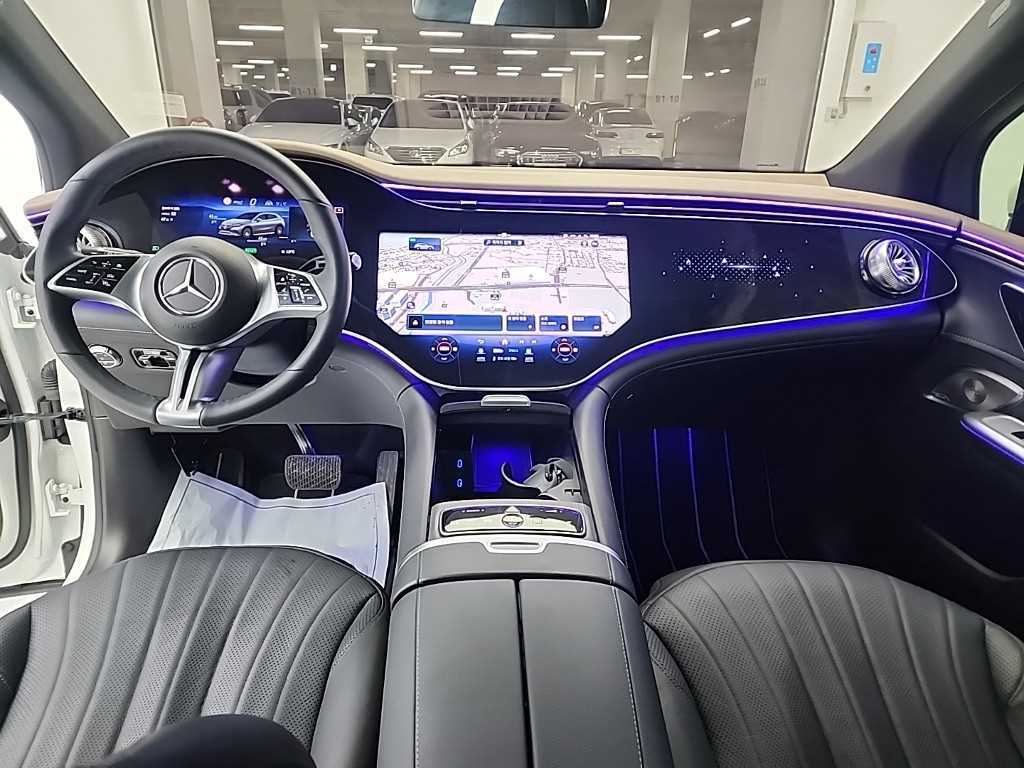 Mercedes Benz EQE - Vista 7