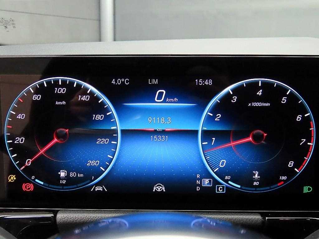 Mercedes Benz GLA Class - Vista 8