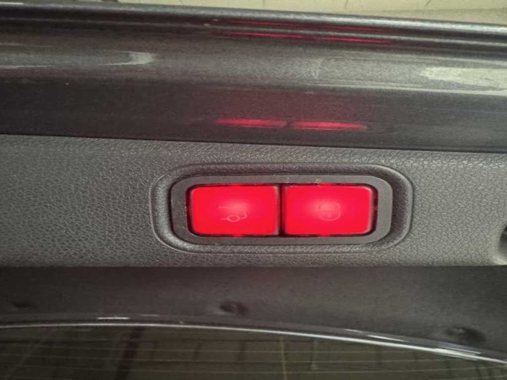 Mercedes Benz E class - Vista 12