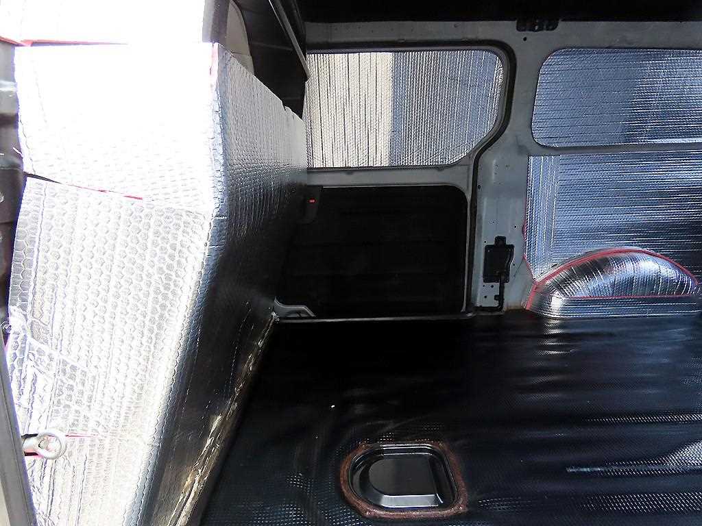 HYUNDAI Starex - Vista 6