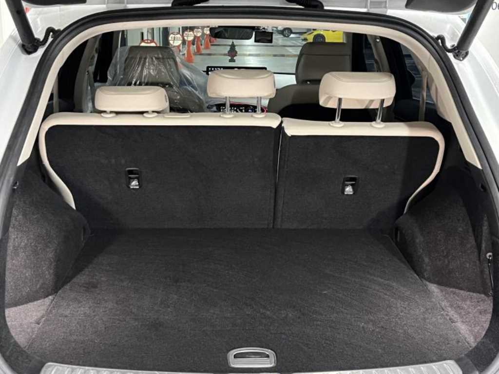 Genesis GV70 - Vista 7