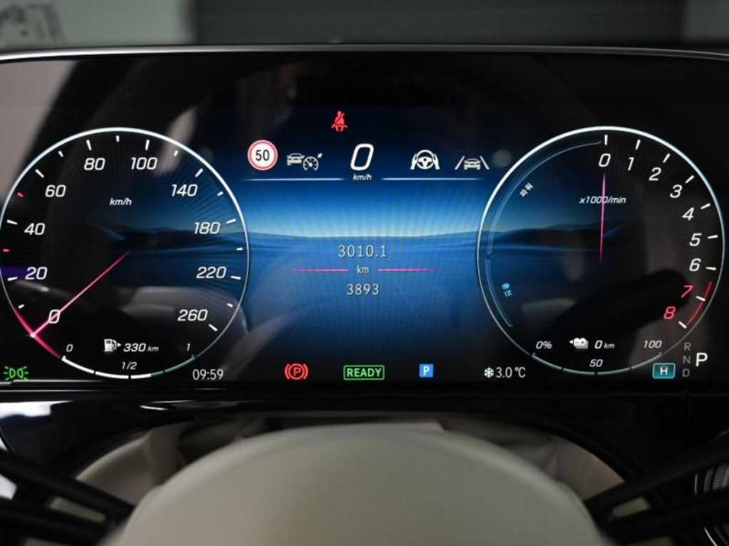 Mercedes Benz E class - Vista 8