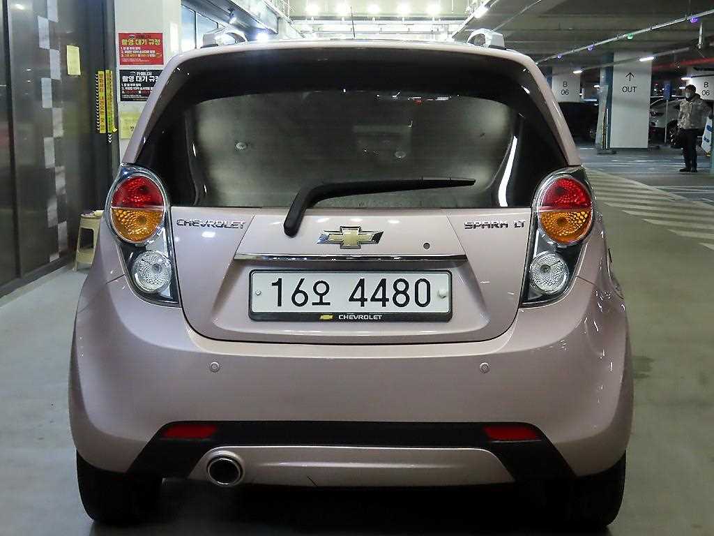 Chevrolet Spark - Vista 5