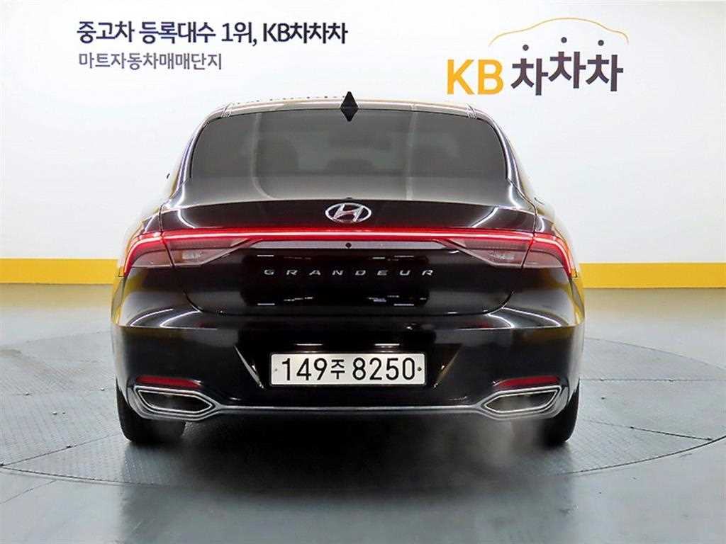 HYUNDAI Grandeur - Vista 3