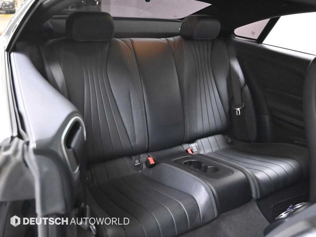 Mercedes Benz E class - Vista 12