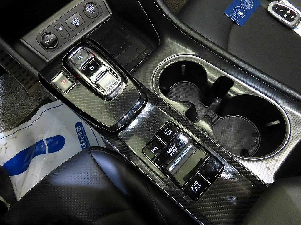 HYUNDAI Sonata - Vista 12