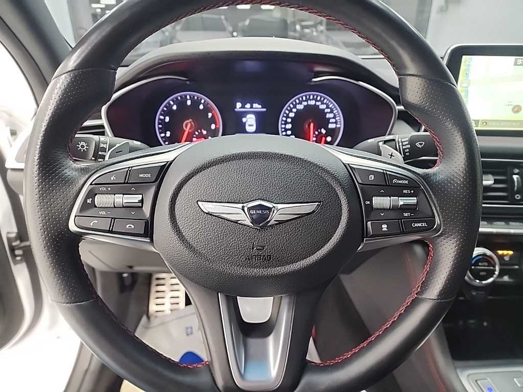 Genesis G70 - Vista 9