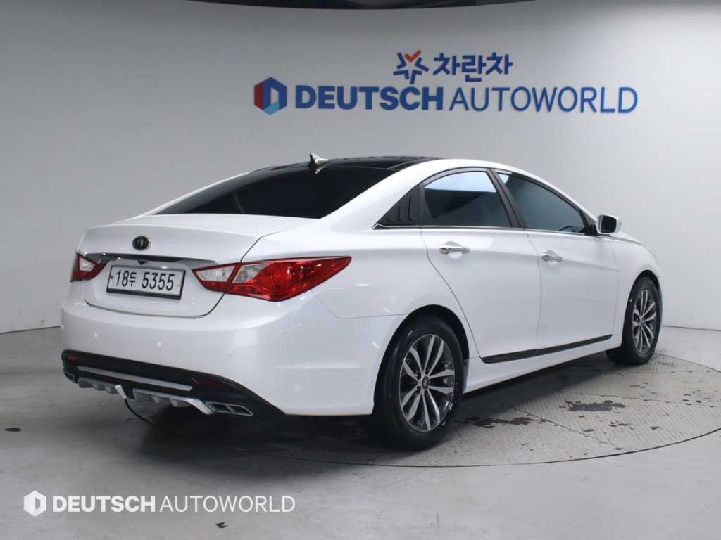 HYUNDAI Sonata - Vista 2