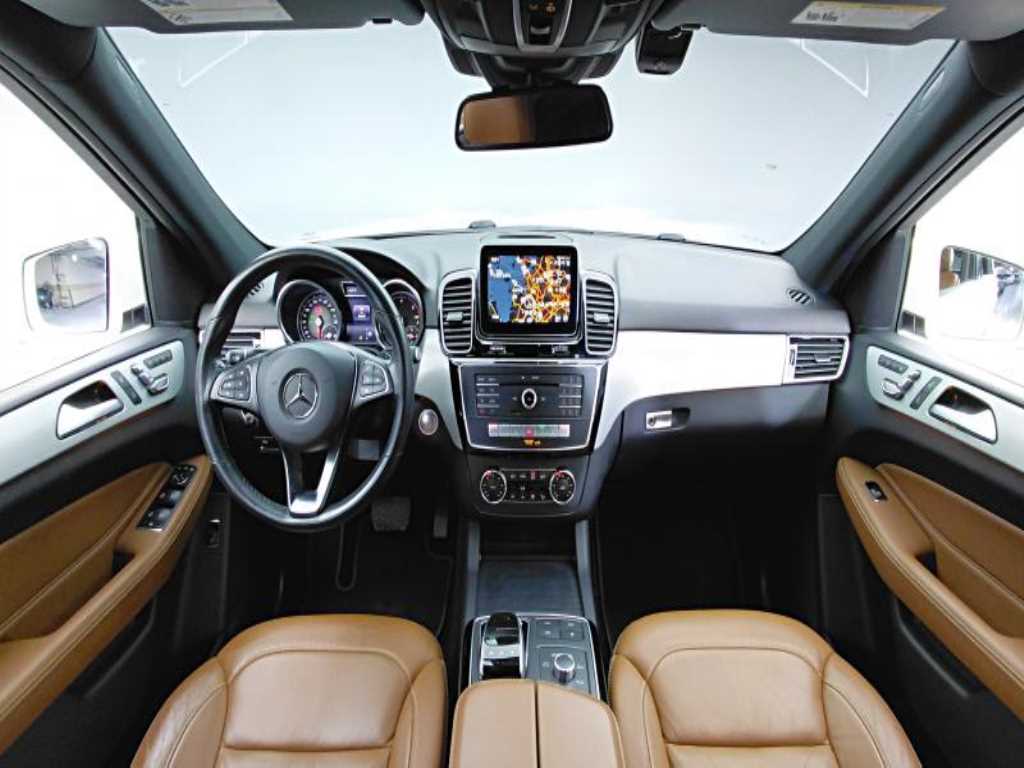 Mercedes Benz GLE Class - Vista 7