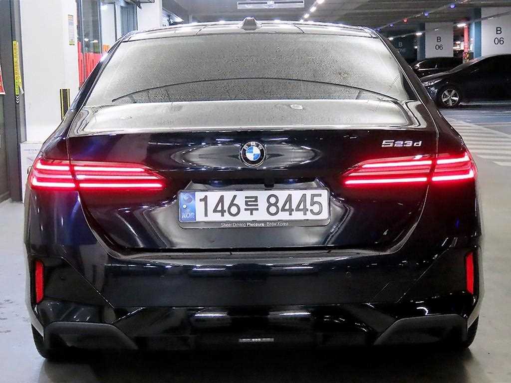 BMW 5 Series - Vista 5