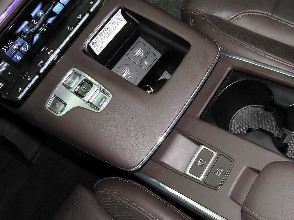 HYUNDAI Grandeur - Vista 12