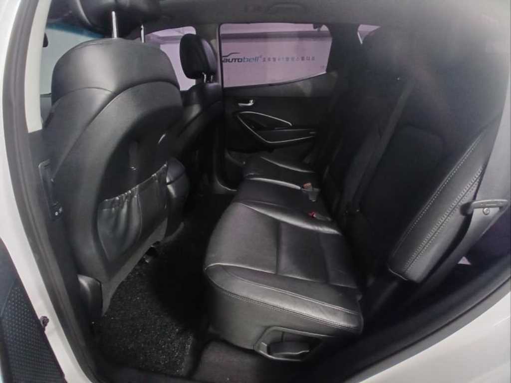 HYUNDAI Santa Fe - Vista 6