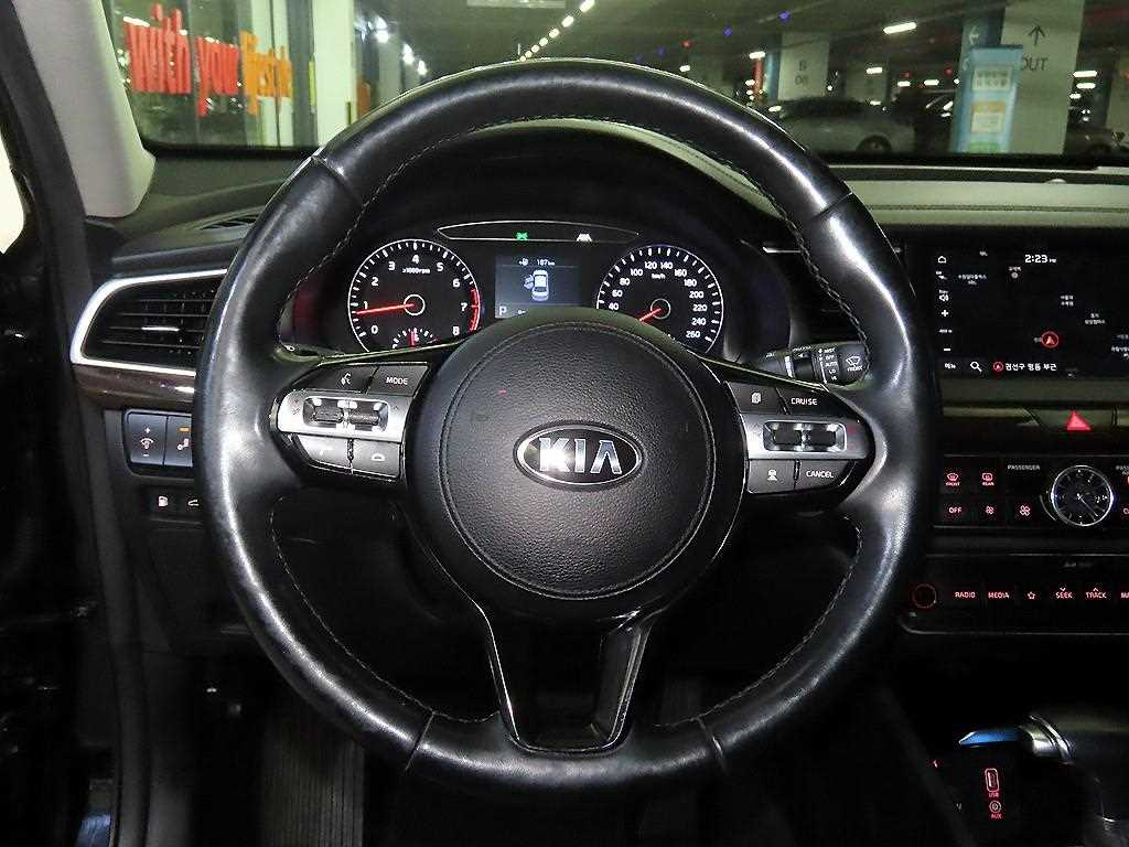 KIA K7 - Vista 8