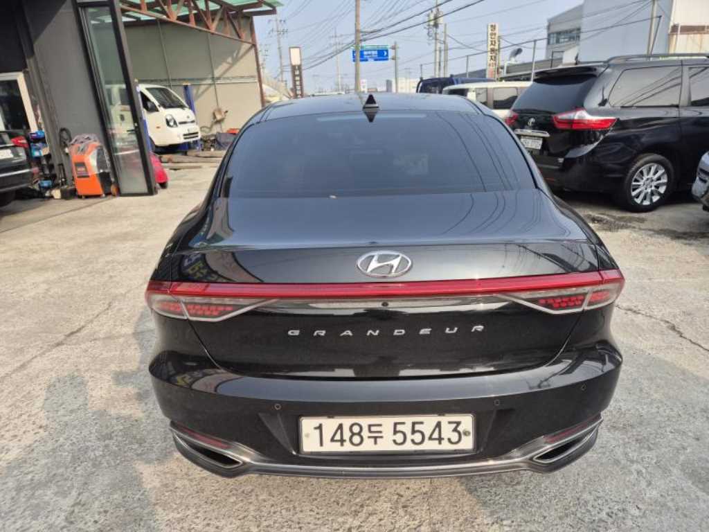HYUNDAI Grandeur - Vista 5