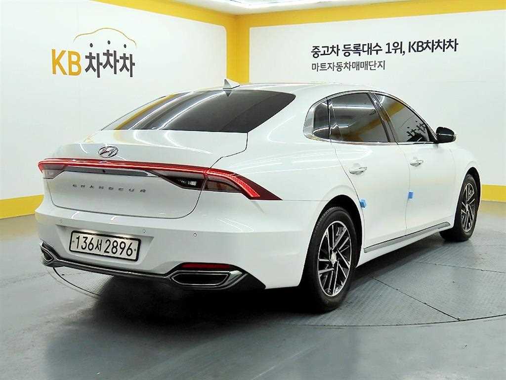 HYUNDAI Grandeur - Vista 4