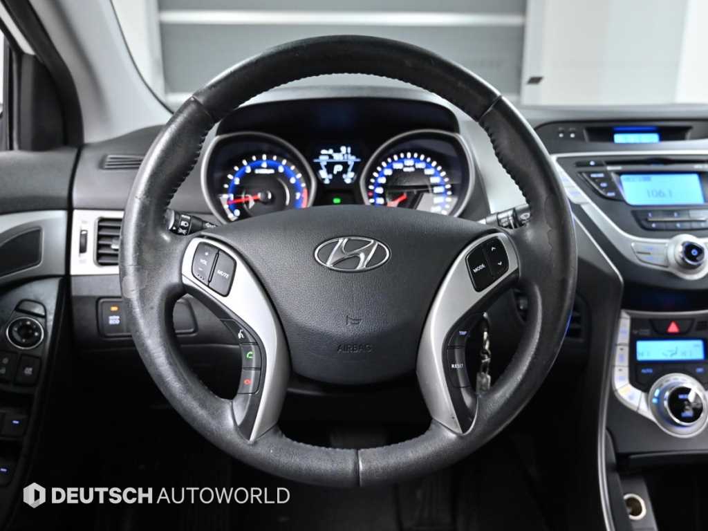 HYUNDAI Avante 2012 Blanco - Importación desde Corea - HF Imports Iquique - Foto 13