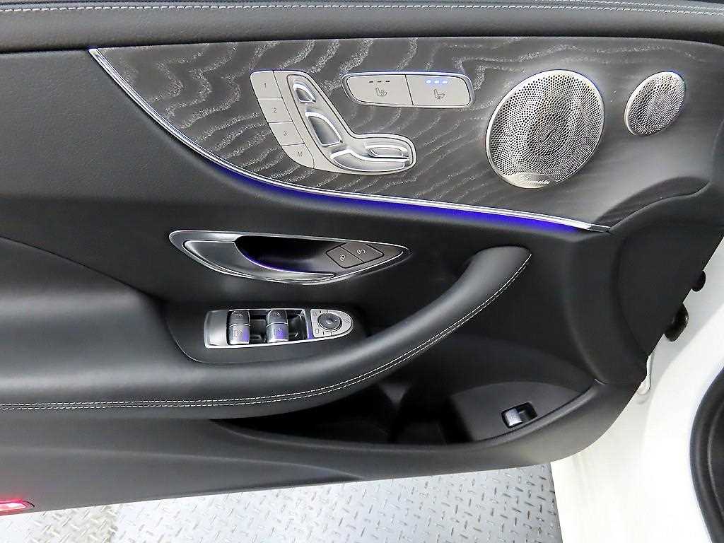 Mercedes Benz E class - Vista 11