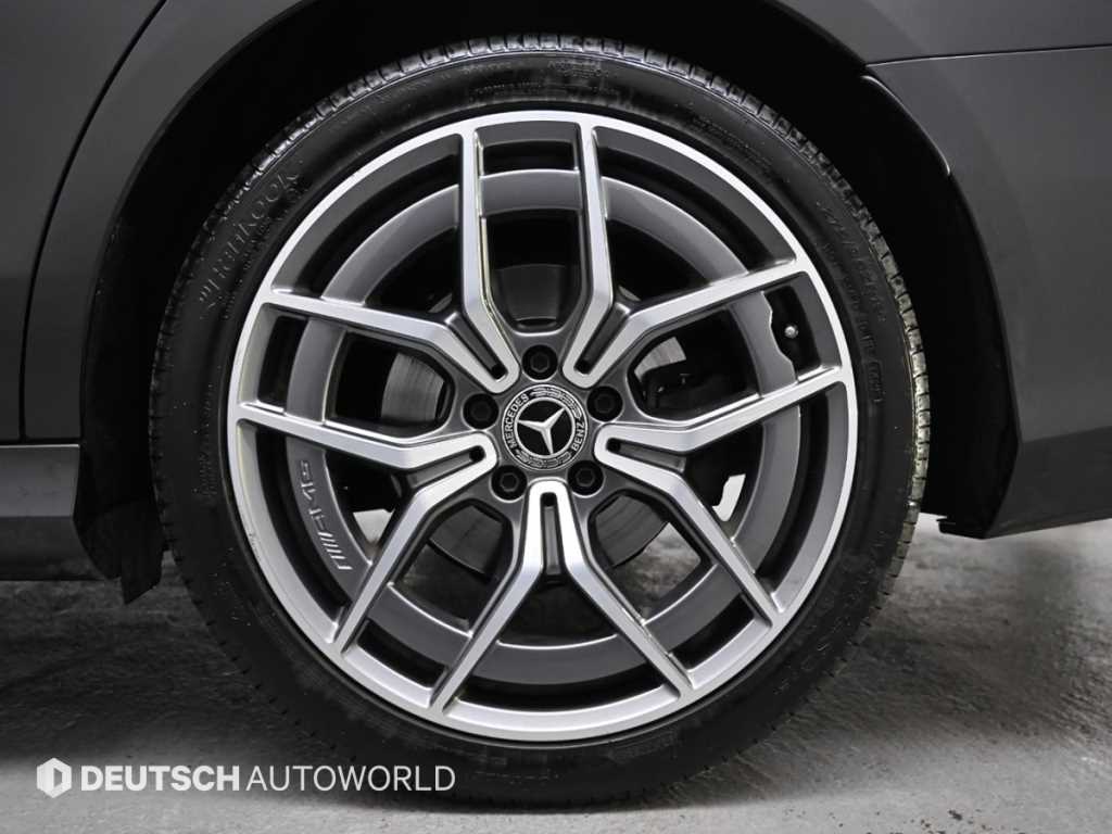 Mercedes Benz E class - Vista 5