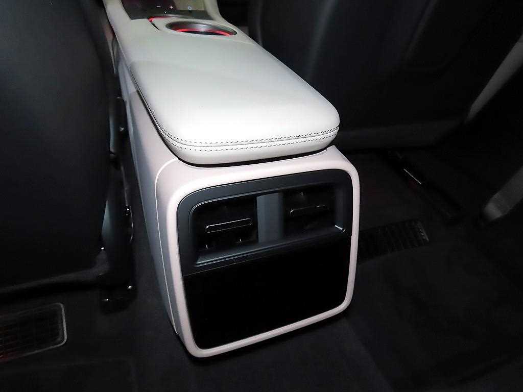 Porsche Taycan 2025 Negro - Importación desde Corea - HF Imports Iquique - Foto 16