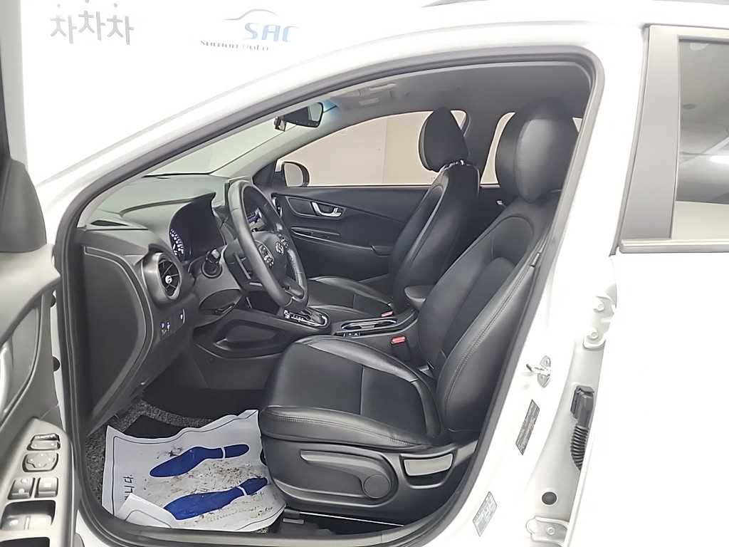 HYUNDAI Kona - Vista 11