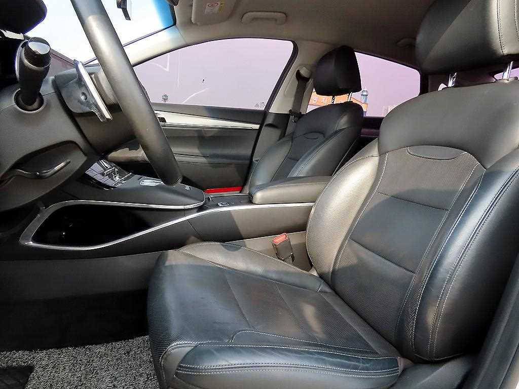 HYUNDAI Grandeur - Vista 5