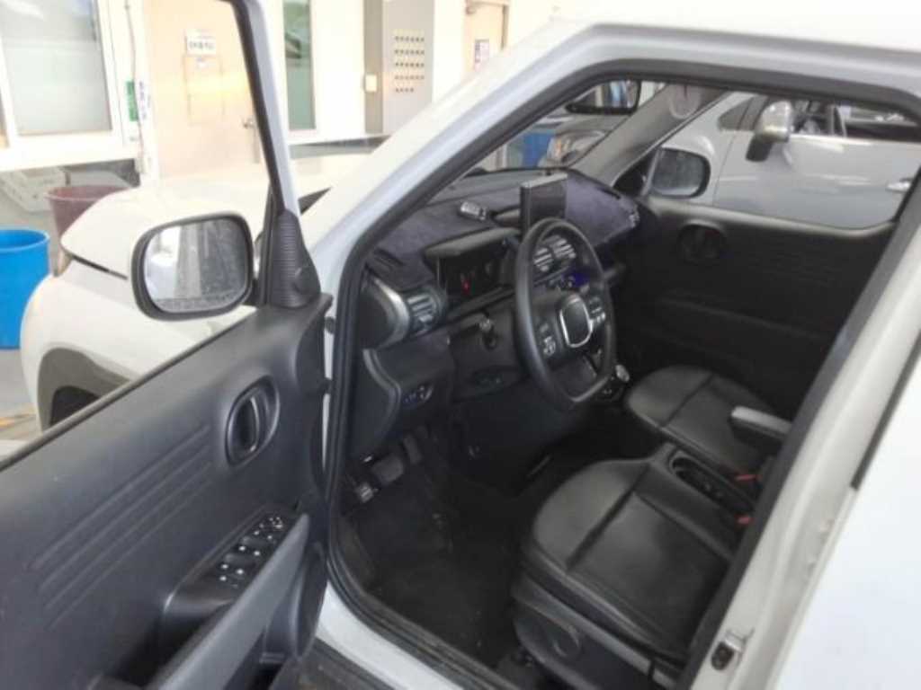 HYUNDAI Casper - Vista 6