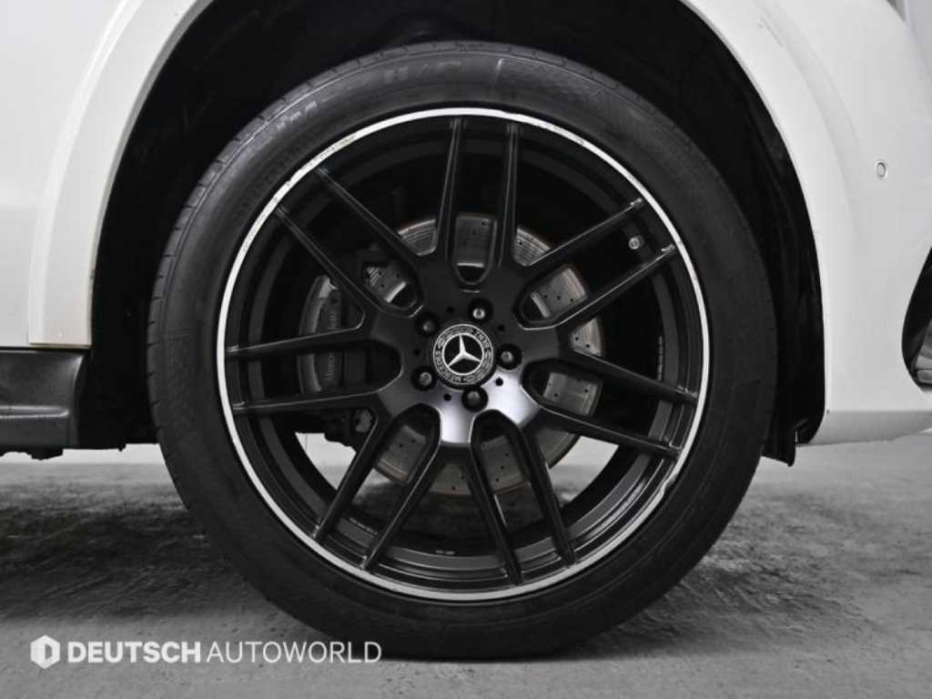 Mercedes Benz GLS Class - Vista 5