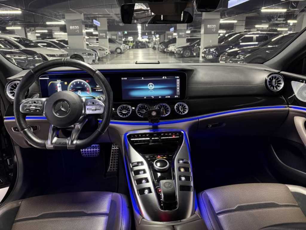 Mercedes Benz AMG GT - Vista 7