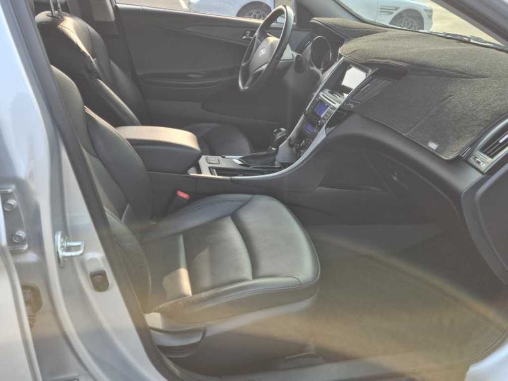 HYUNDAI Sonata - Vista 8