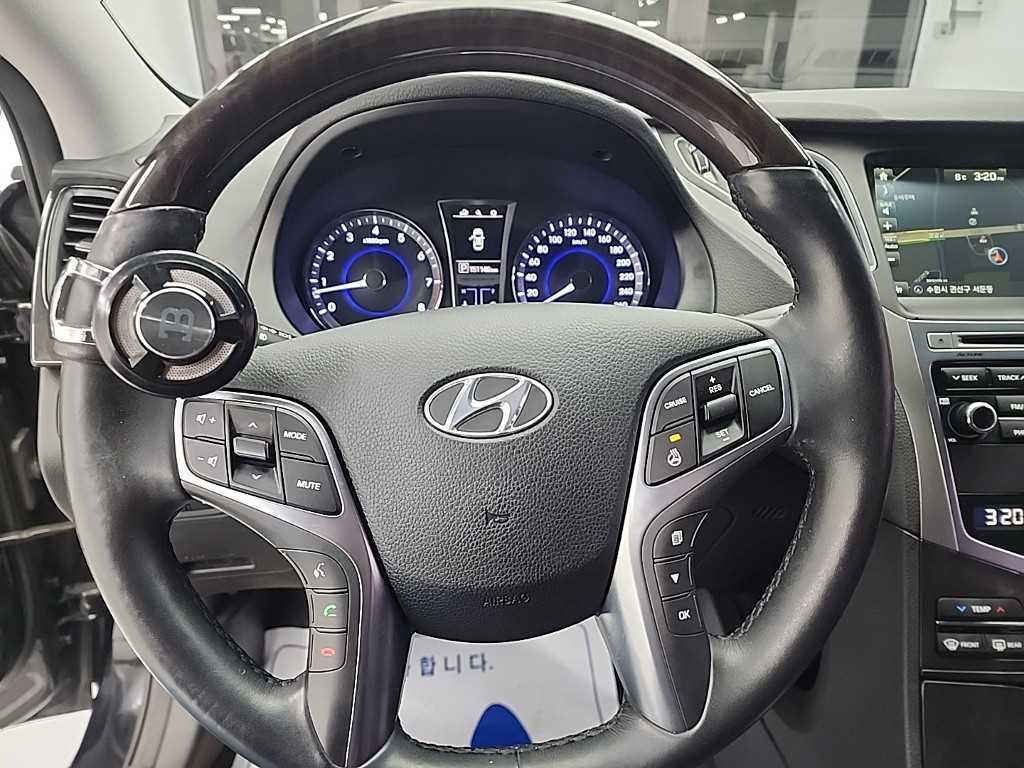 HYUNDAI Grandeur - Vista 9