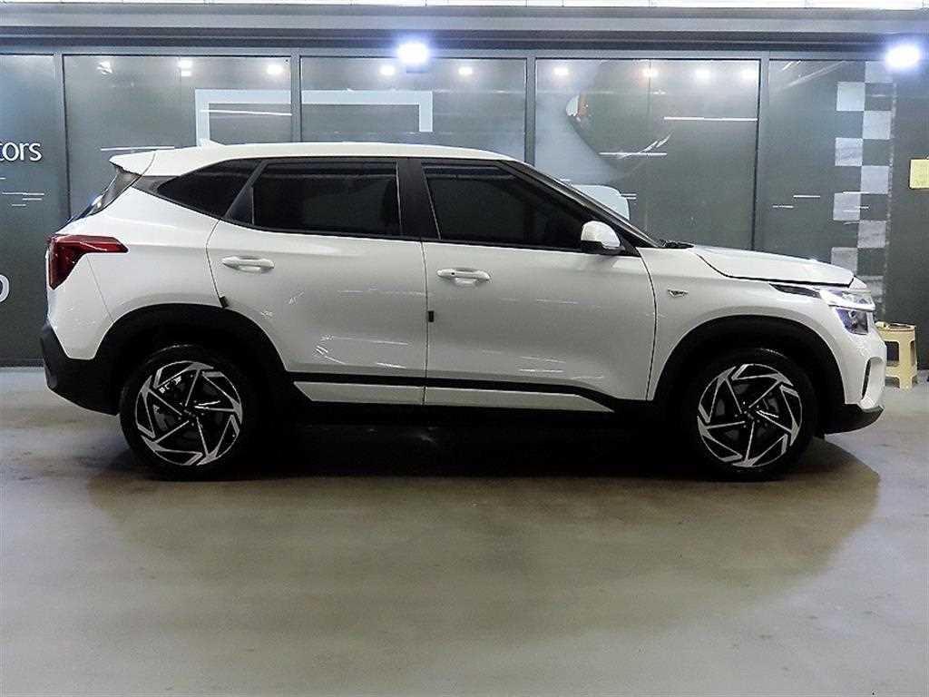 KIA Seltos - Vista 3