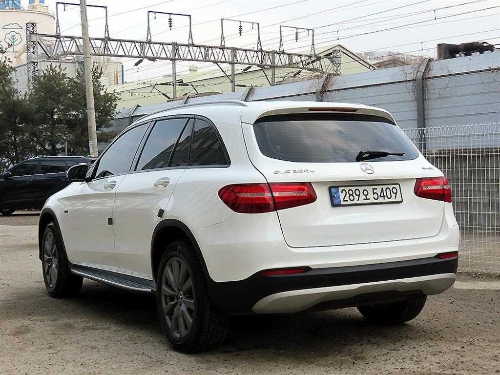 Mercedes Benz GLC Class - Vista 3