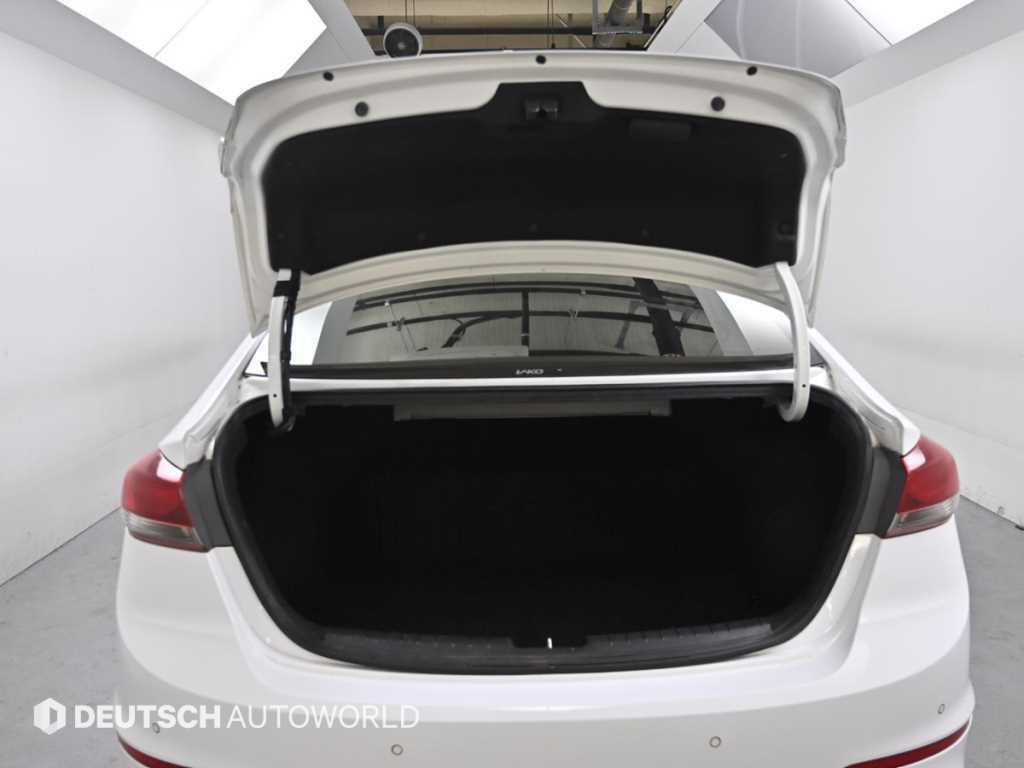 HYUNDAI Avante 2018 Blanco - Importación desde Corea - HF Imports Iquique - Foto 20