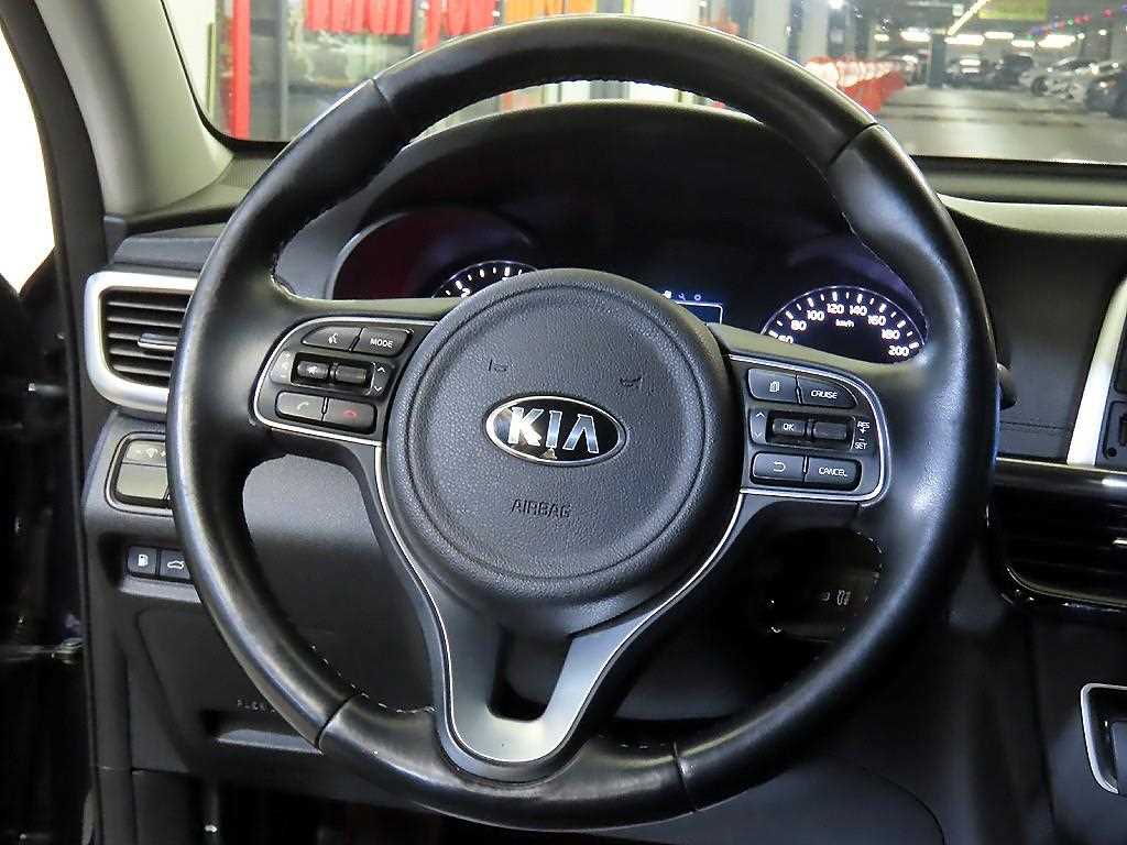 KIA K5 - Vista 8