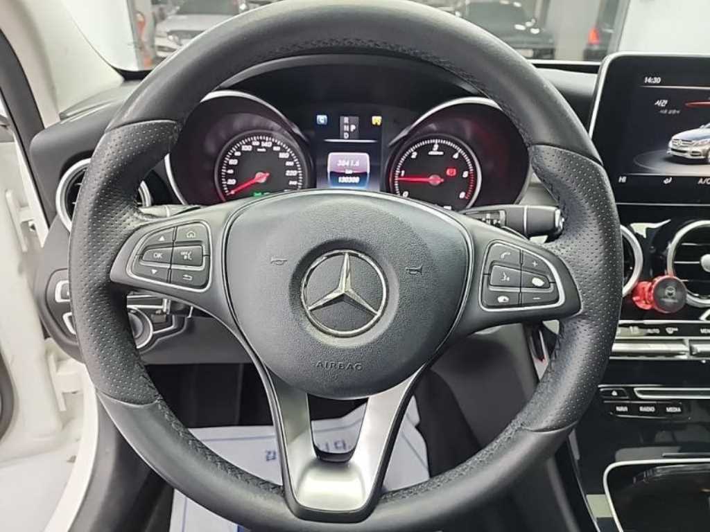 Mercedes Benz C Class - Vista 9