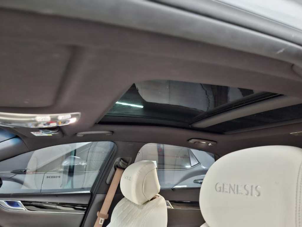 Genesis G80 - Vista 10