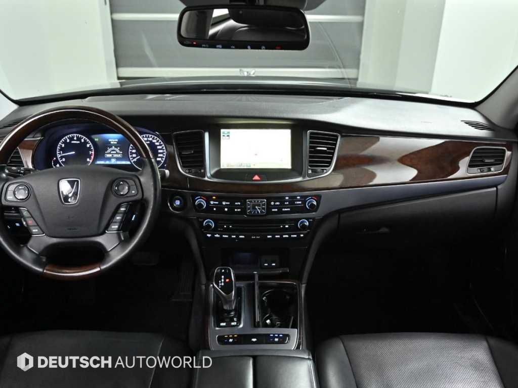 HYUNDAI Equus - Vista 7