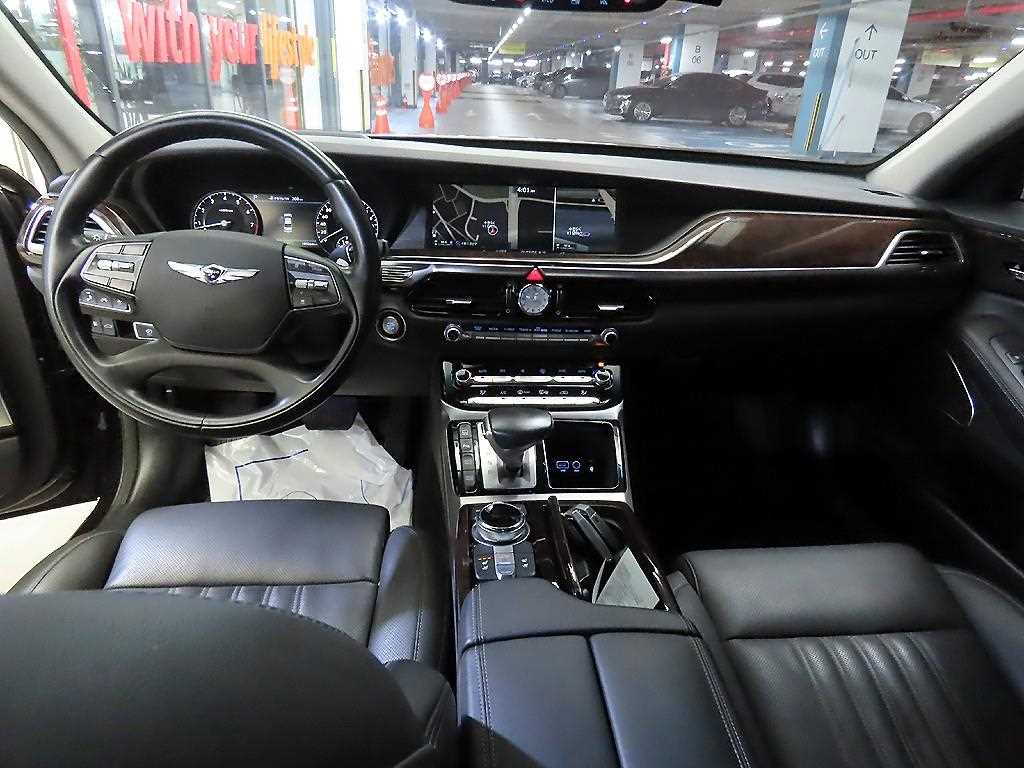 Genesis EQ900 - Vista 10