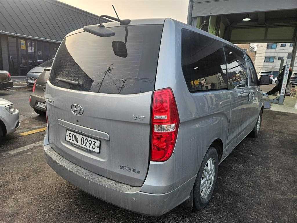 HYUNDAI Starex - Vista 4