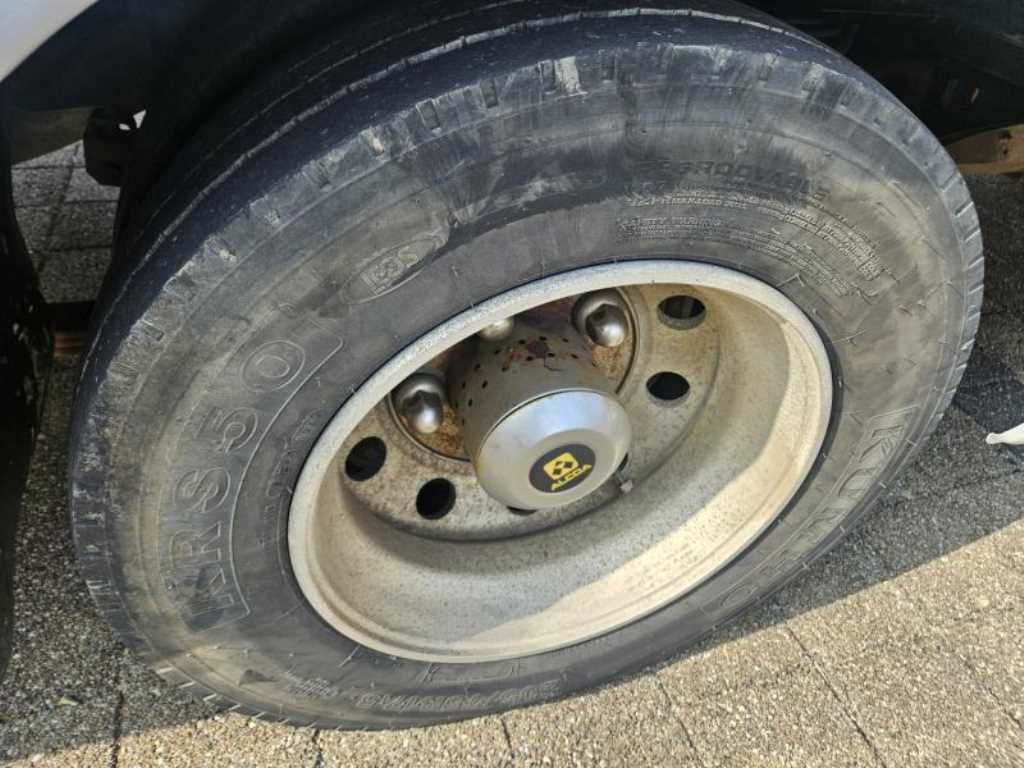 medium and large bus Hyundai bus - Vista 6