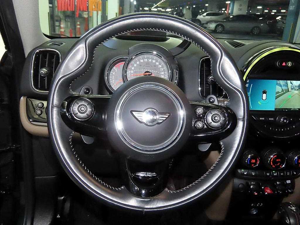 Mini Countryman - Vista 8