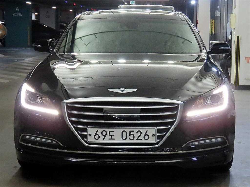 HYUNDAI Genesis - Vista 2