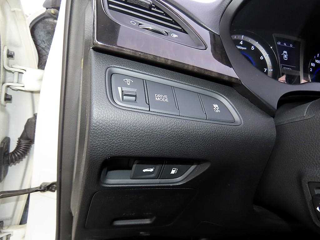 HYUNDAI Grandeur - Vista 12