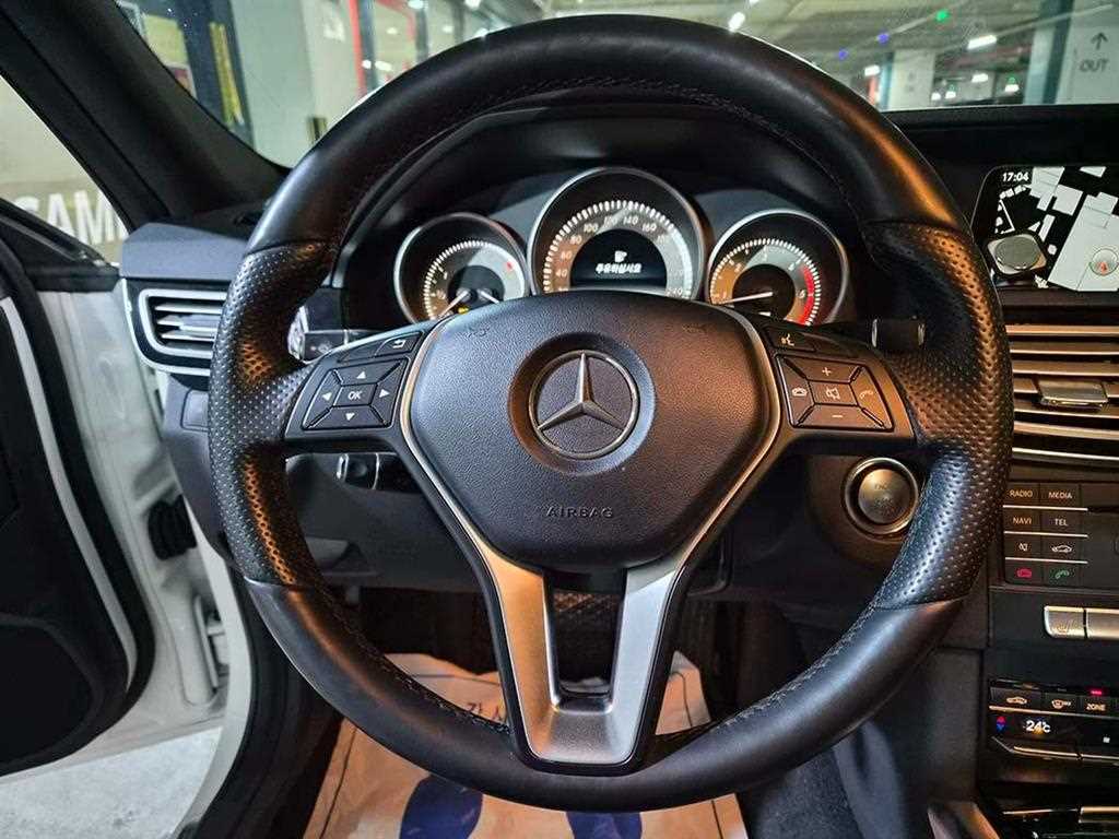 Mercedes Benz E class - Vista 8